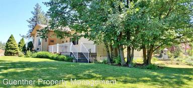 Main picture of 5440 N Addison St