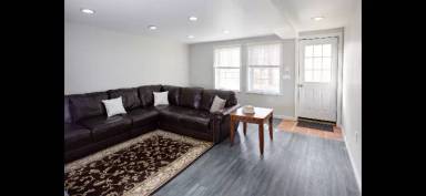 Main picture of 10 Liberty Ln