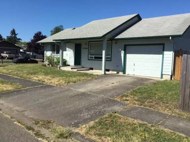 Main picture of 1496 Logan St