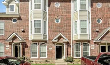 Main picture of Lakeridge Townhomes