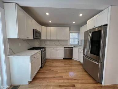 Main picture of 158 Morrison Ave