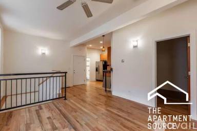 Main picture of 2835 N Damen Ave