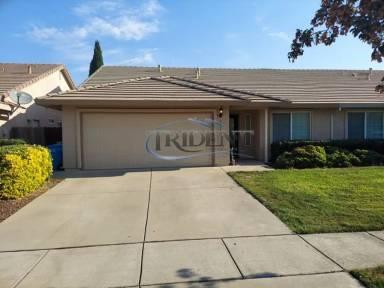 Main picture of 1077 Courtyard Dr