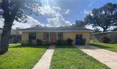 Main picture of 218 3rd Ave E