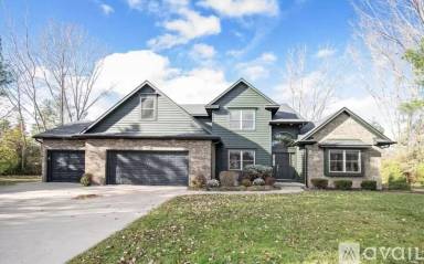 Main picture of 6207 Peachtree Cir