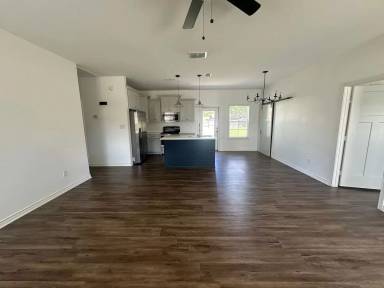 Main picture of 205 Gordon St