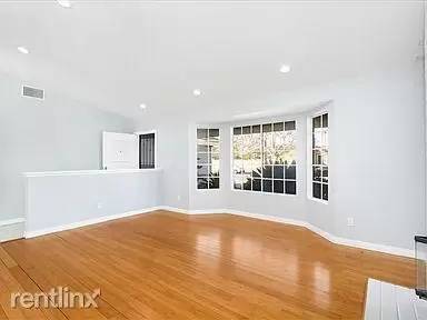 Main picture of 8755 Grace St