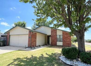 Main picture of 1920 Sunflower Cir