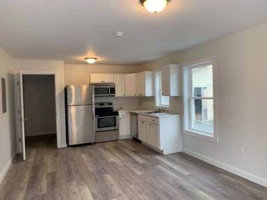 Main picture of 88 Upper Main St