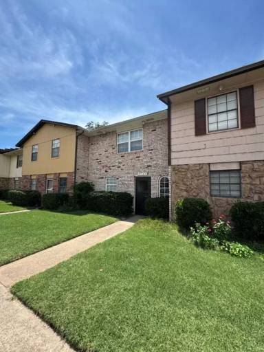 Main picture of 8183 NW 23rd St
