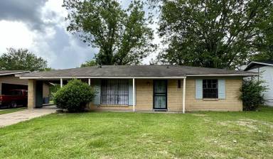 Main picture of 6521 Lyndon B Johnson Dr