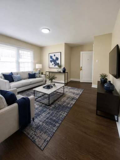 Main picture of 325 W 10th St