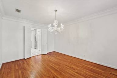Main picture of 4025 Chatham Ln