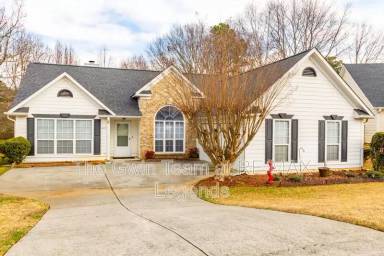 Main picture of 445 Avalon Forest Dr