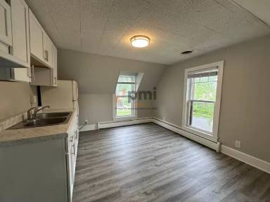 Main picture of 302 Lafayette St