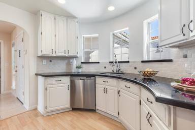 Main picture of 414 W Sunnyoaks Ave