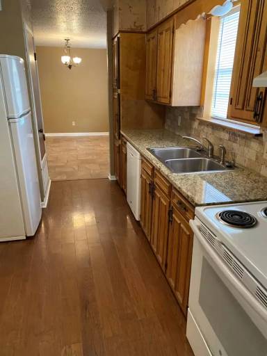 Main picture of 202 Rampart St