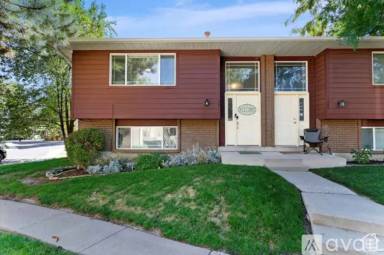 Main picture of 6874 S Hillside Village Cir