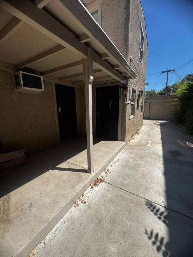 Main picture of 136 E Morris Ave