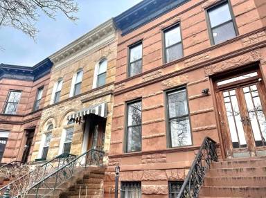 Main picture of 763 Jefferson Ave