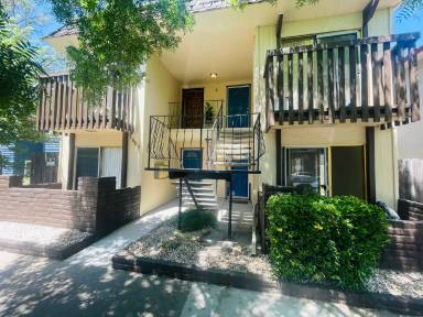Main picture of 2405 T St