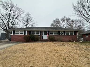 Main picture of 19 Edgemoor Dr