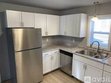 Main picture of 1024 Saint Clair Ave