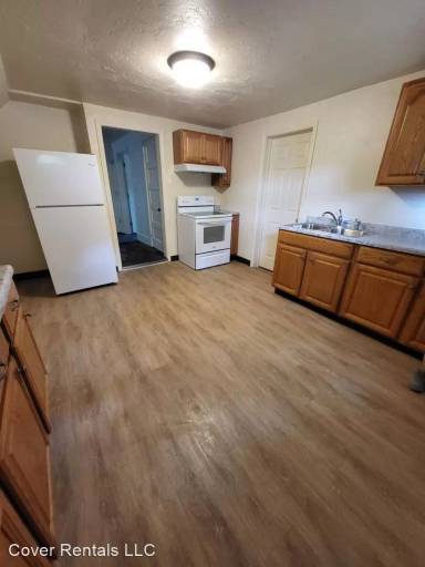 Main picture of 1516 Elm St