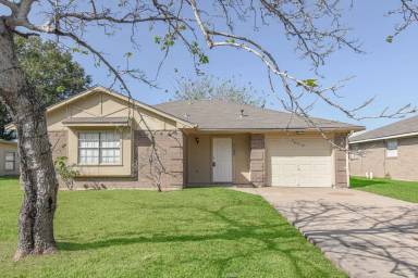 Main picture of 7135 Kings Dr