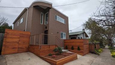 Main picture of 1428 Delaware St