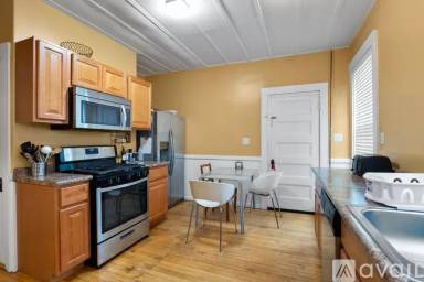 Main picture of 52 Chester Ave