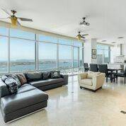 Main picture of 165 6th Ave