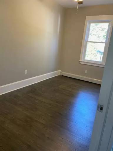Main picture of 389 Broad St