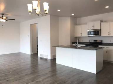 Main picture of 506 S Highpoint Dr