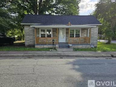 Main picture of 203 S Fieldcrest Rd