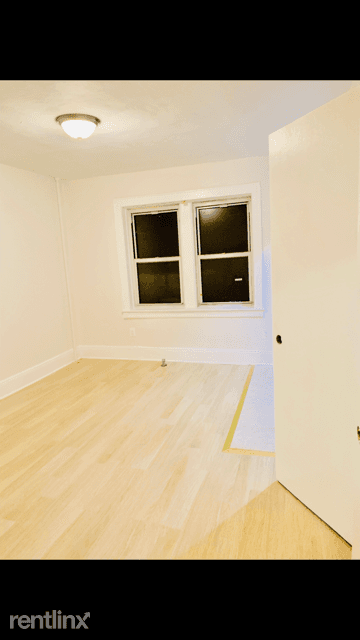 Main picture of 299 Bay 8th St