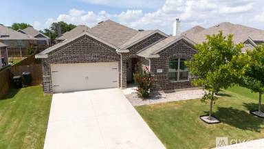 Main picture of 1437 Lakeview Dr