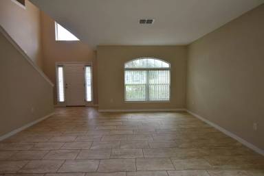 Main picture of 527 Bristol Cir