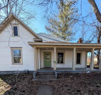 Main picture of 817 S Newton Ave