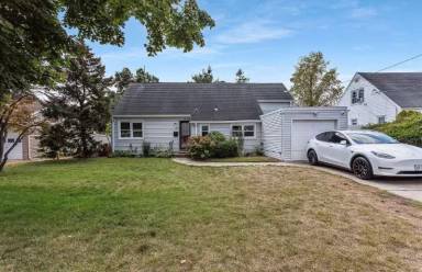 Main picture of 1054 Henhawk Rd