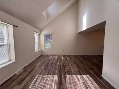 Main picture of 3990 Vicksburg Ter