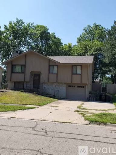 Main picture of 1421 W Jean Cir