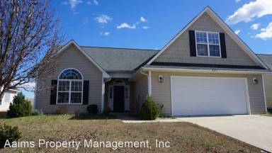 Main picture of 585 Fairfield Cir