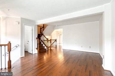 Main picture of 712 Pine Drift Dr