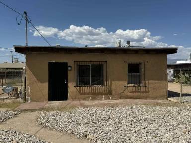 Main picture of 5709 E 26th St