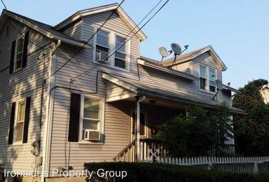 Main picture of 25 Walnut Ave