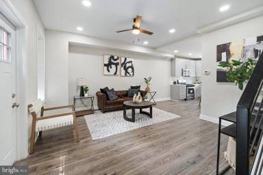Main picture of 202 Adams St NE