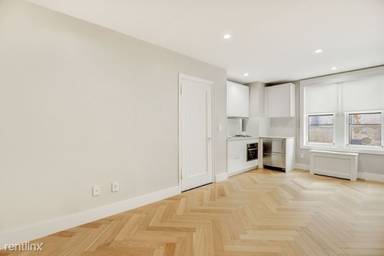 Main picture of 220 West 24th St
