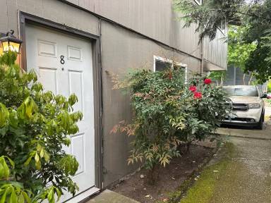 Main picture of 3021 NE 140th Street 4 plex - 8