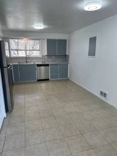 Main picture of 1921 W Dean Ave